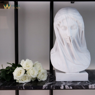 Maryam Statue