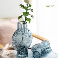 bule vase